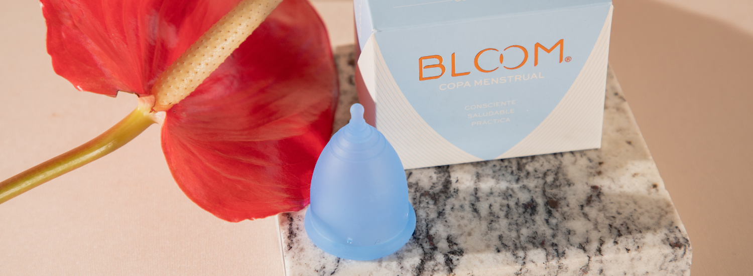 Banner copa menstrual BLOOM azul 