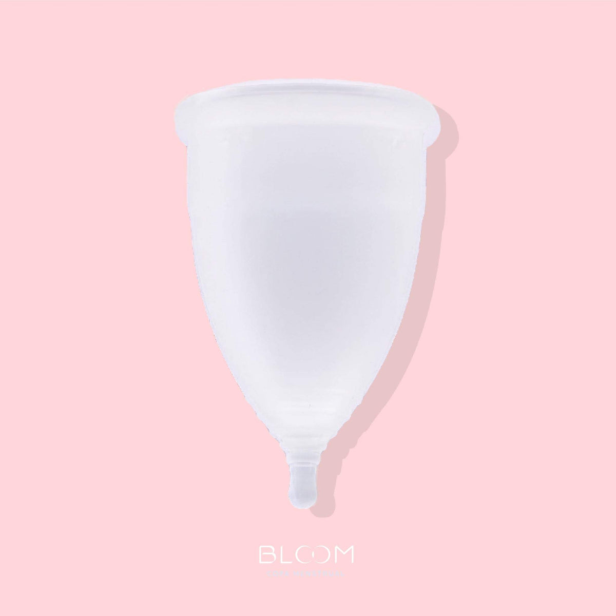Foto detallada de la copa menstrual BLOOM grande, transparente