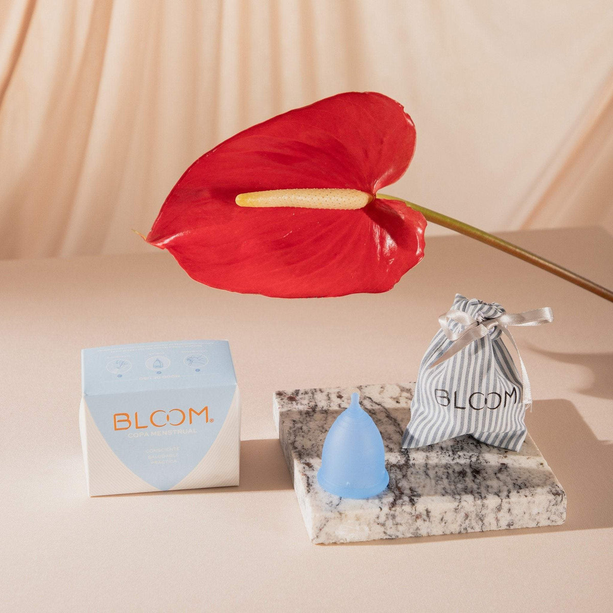 Copa menstrual BLOOM corta con bolsita de tela